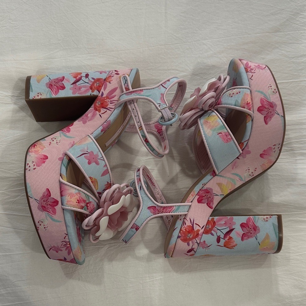 Gianni Bini Pink Floral Heels - Picture 2 of 4